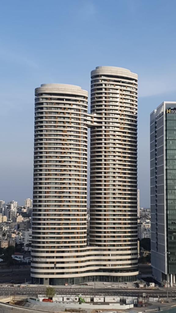 A new tower in Menachem Begin, a stunning minipenthouse apartment